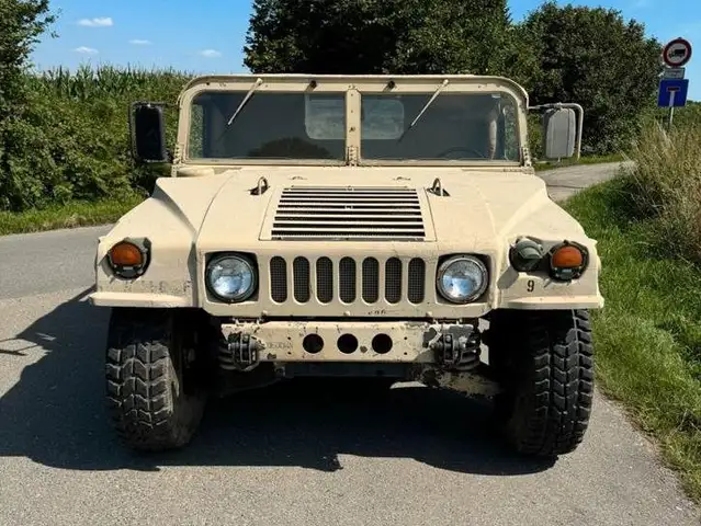 HUMMER H1 Troop Carrier