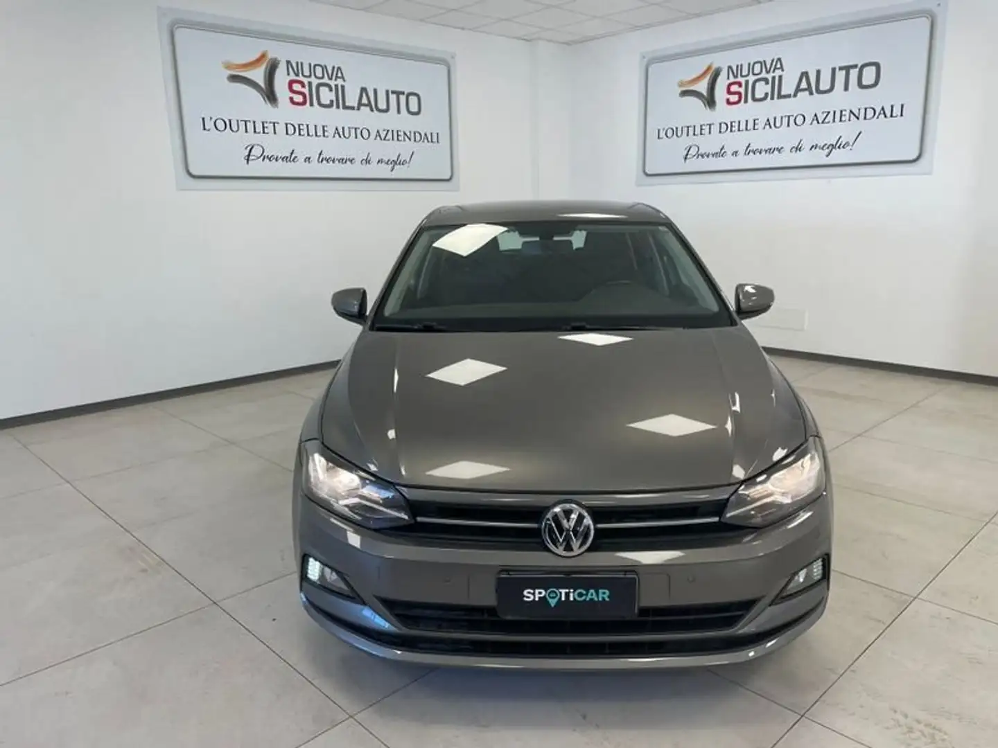 Volkswagen Polo VI 2017 5p 1.0 evo Comfortline 80cv Gris - 1