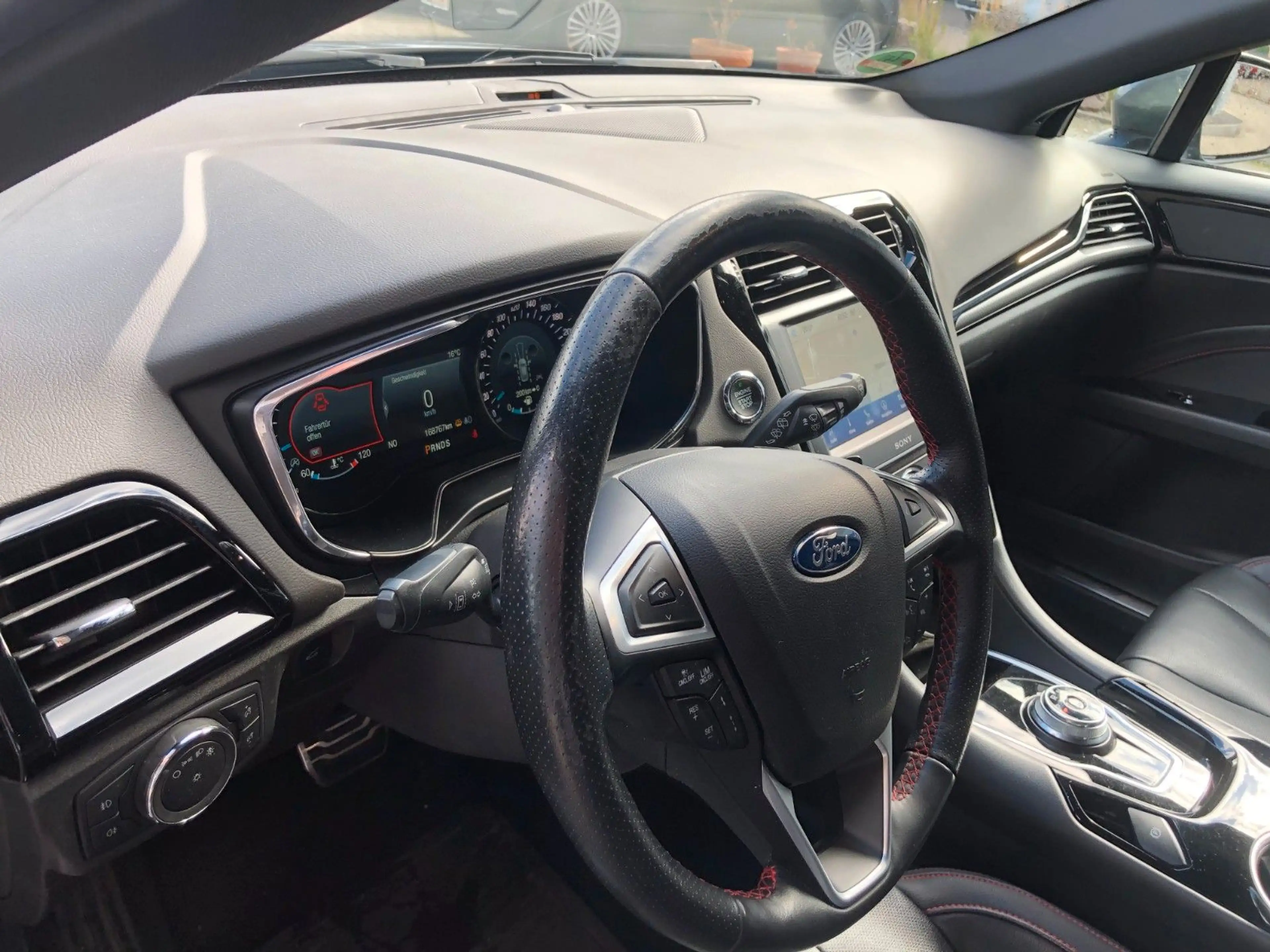 Ford Mondeo Lim. ST-Line AWD — photo 9