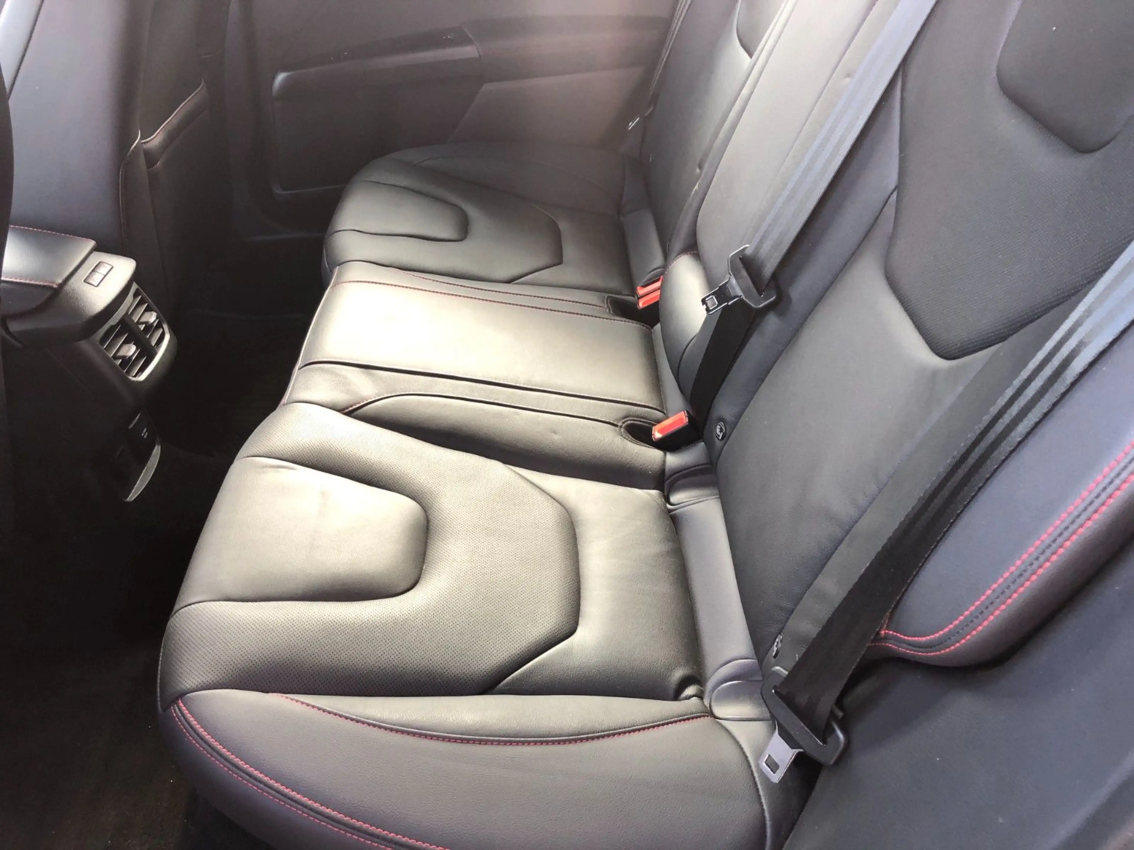 Ford Mondeo Lim. ST-Line AWD — photo 11