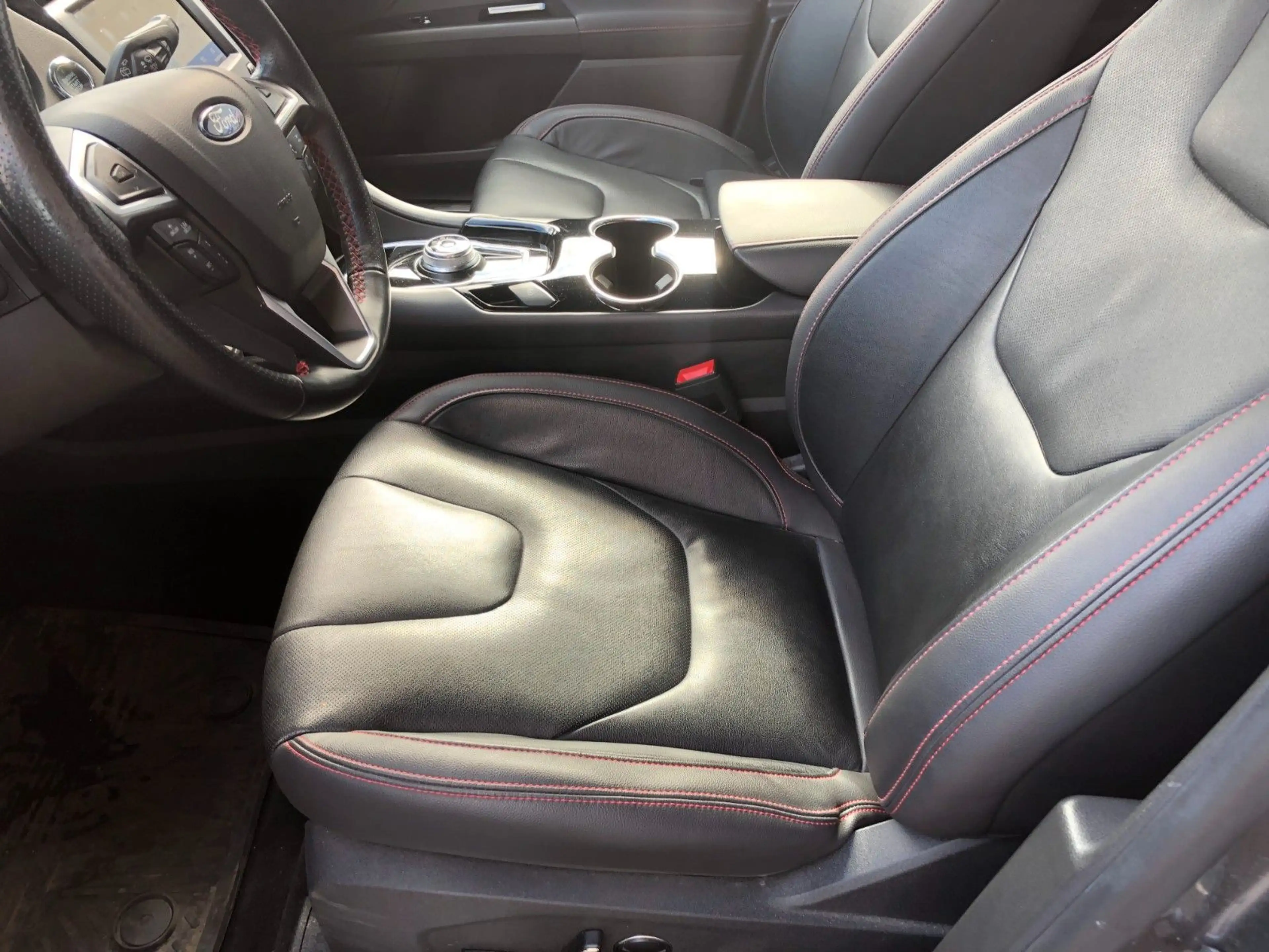 Ford Mondeo Lim. ST-Line AWD — photo 10