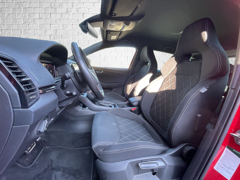 Skoda Karoq 2.0 TDI SCR 4x4 DSG Sportline ACC DCC AHK — photo 9