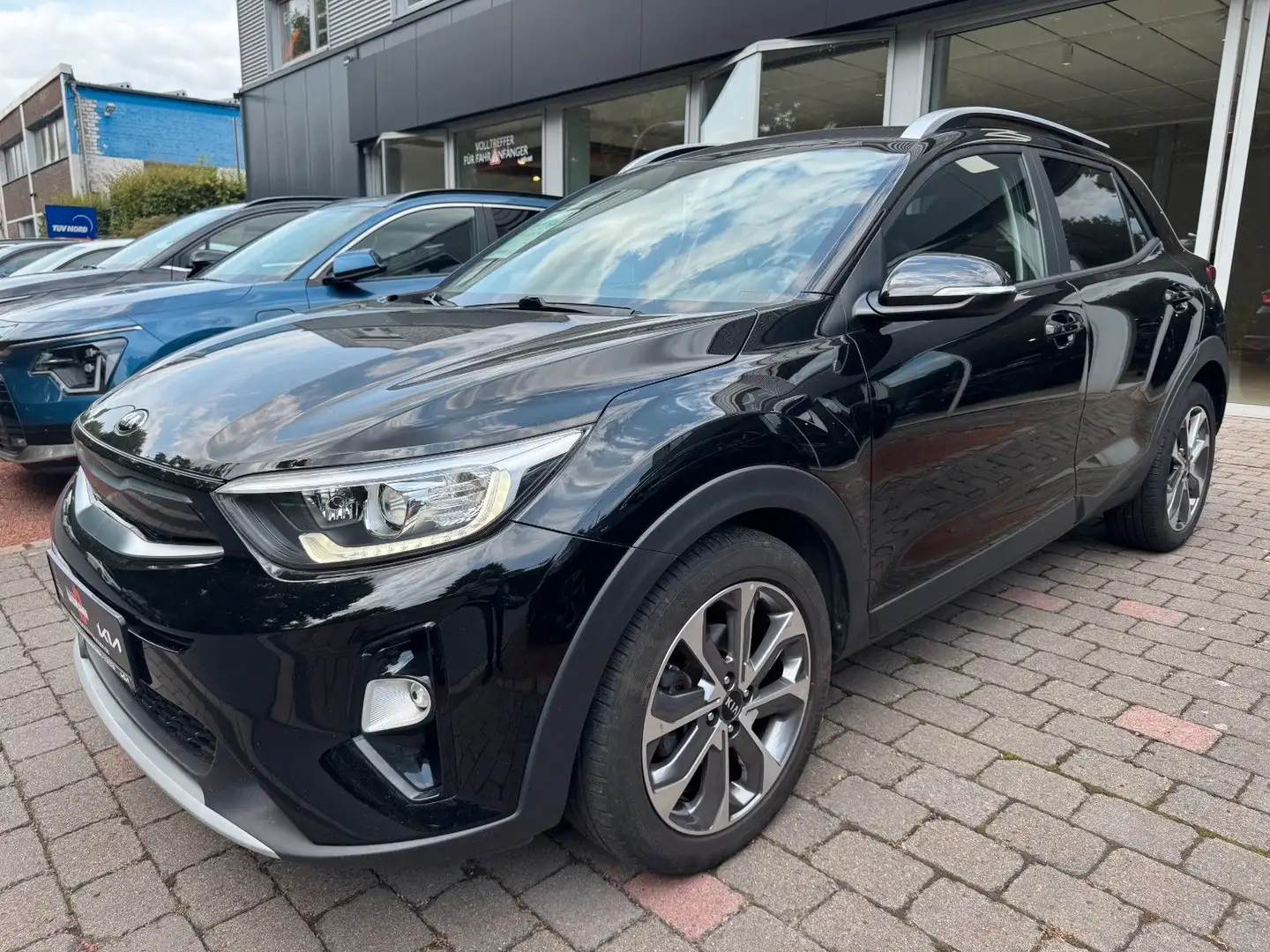 Kia Stonic Dream Team Edition Schwarz - 1
