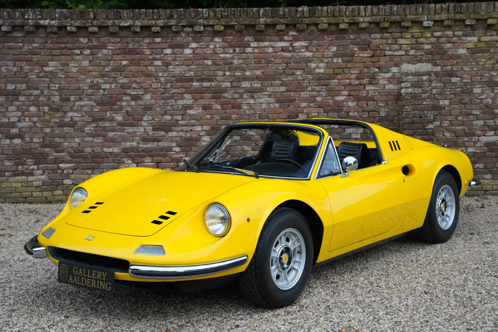 Ferrari 246 Dino GTS "One of 401 European-delivered " Restored Jaune - 1