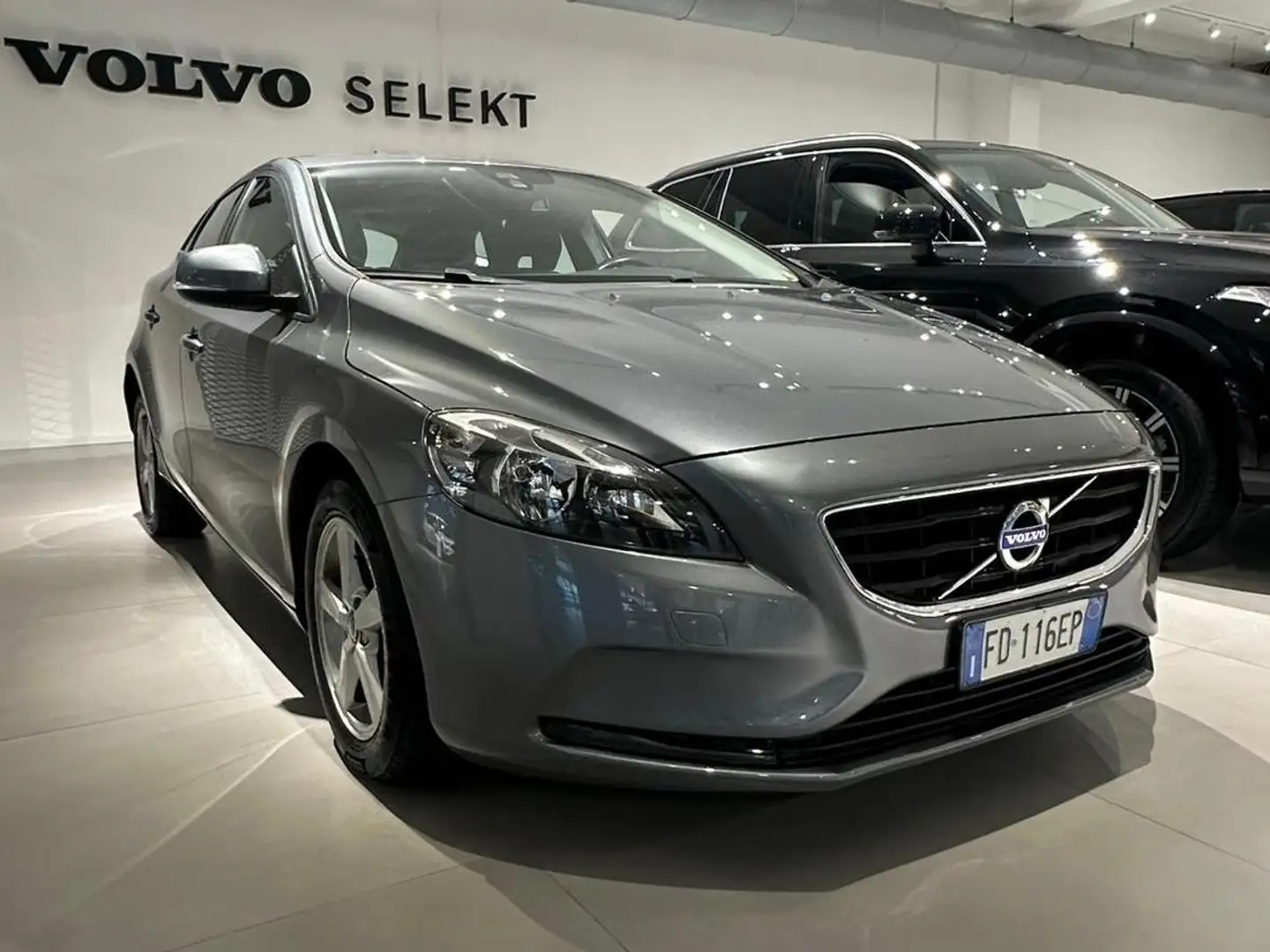 Volvo V40 2.0 D2 Business 120CV Grigio - 1