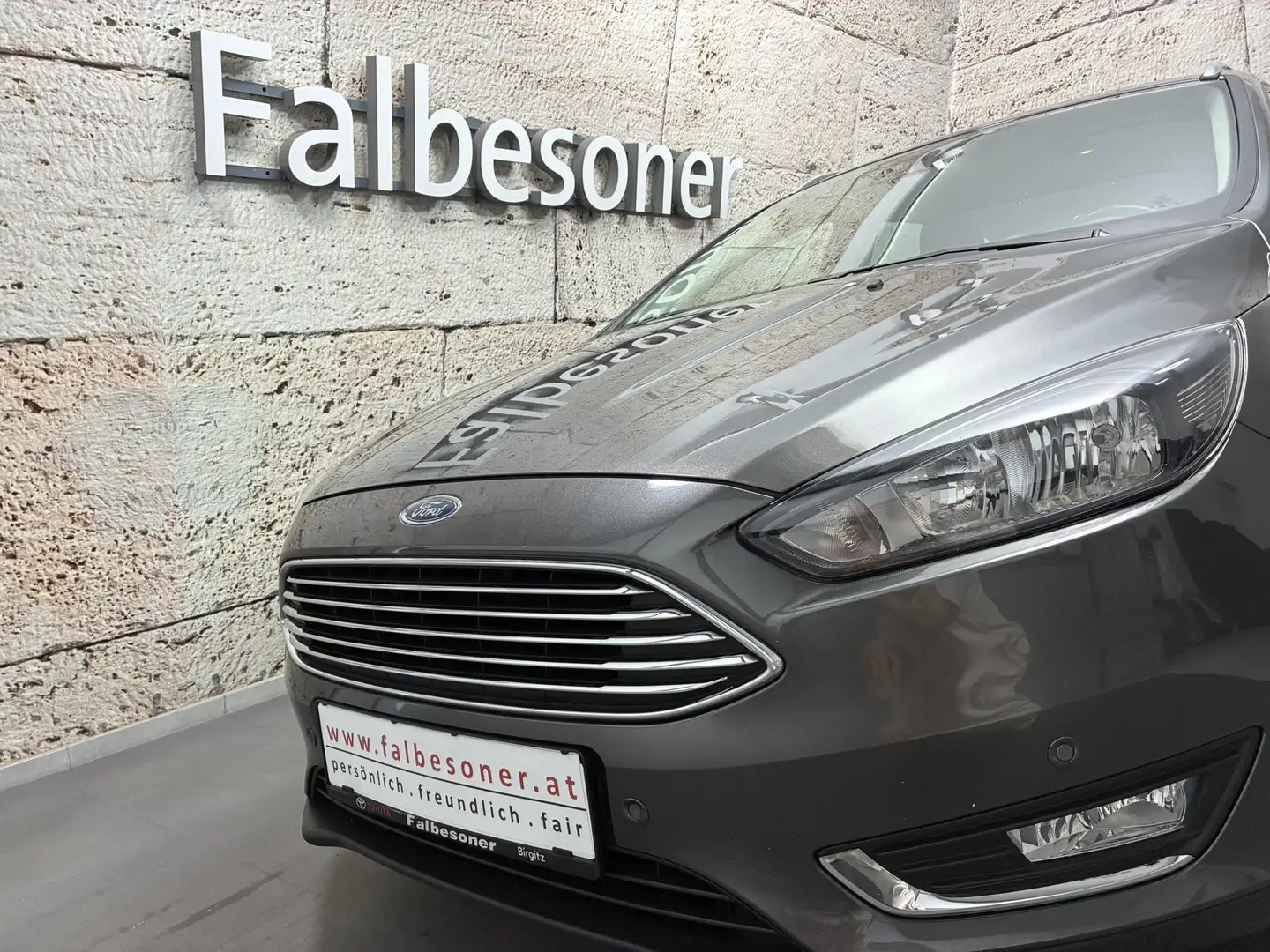 Ford Focus Kombi Trend Grau - 2