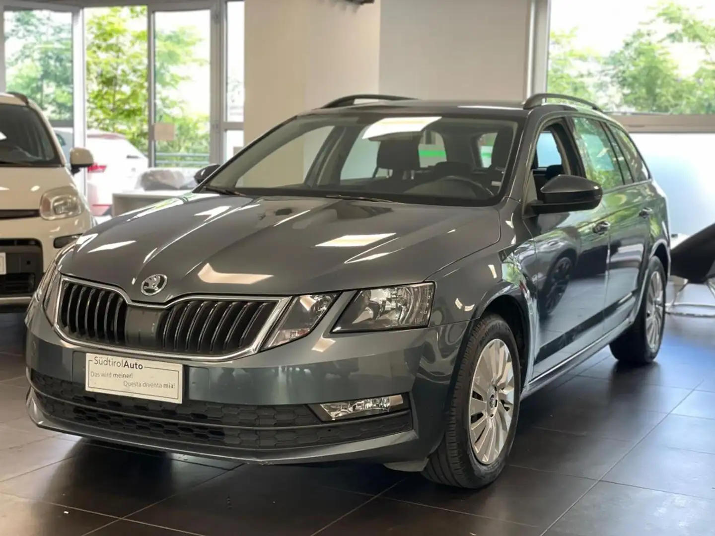 Skoda Octavia 1.0 TSI Wagon Executive Gris - 1