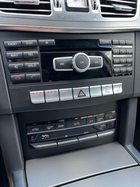Mercedes-Benz E 350 NAVI LED 4Matic AHZV PDC Sitz/Standheizg — photo 9