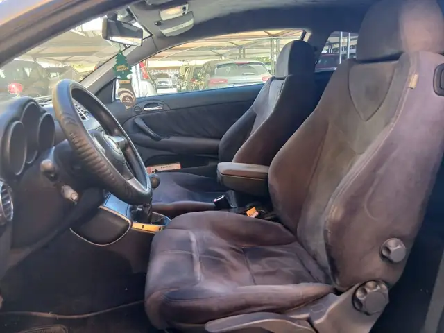 Alfa Romeo GT view 9