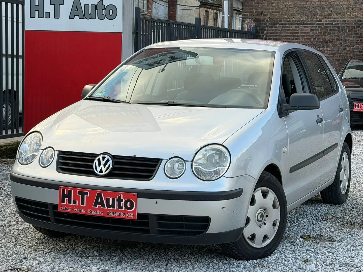 Volkswagen Polo 1.2i airco prêt à immatriculé Silber - 1