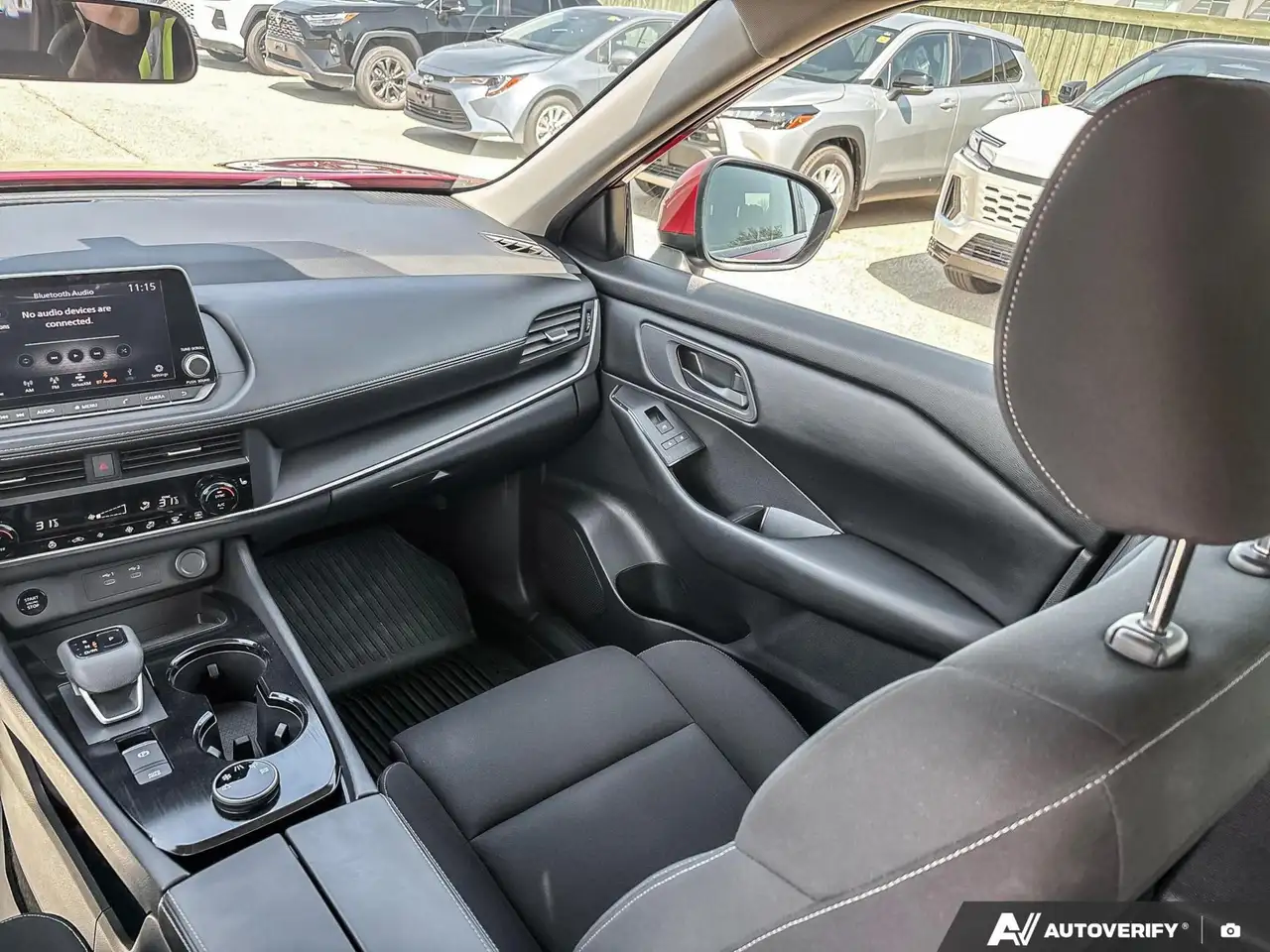 Nissan Rogue снимка Nissan Rogue