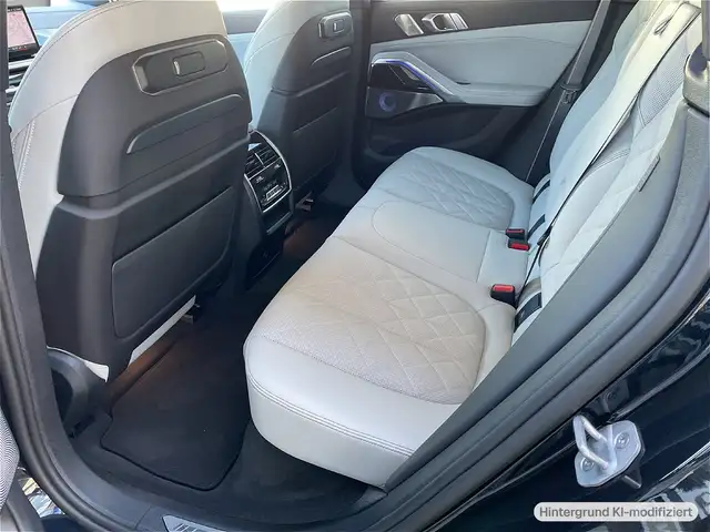 BMW X6 view 11