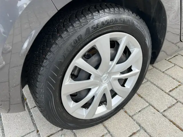 Opel Corsa view 12