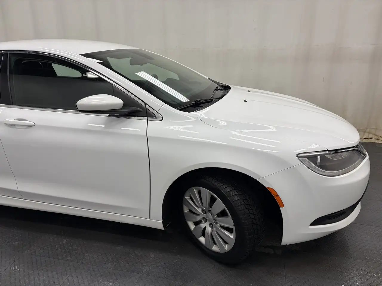 Chrysler 200 снимка Chrysler 200