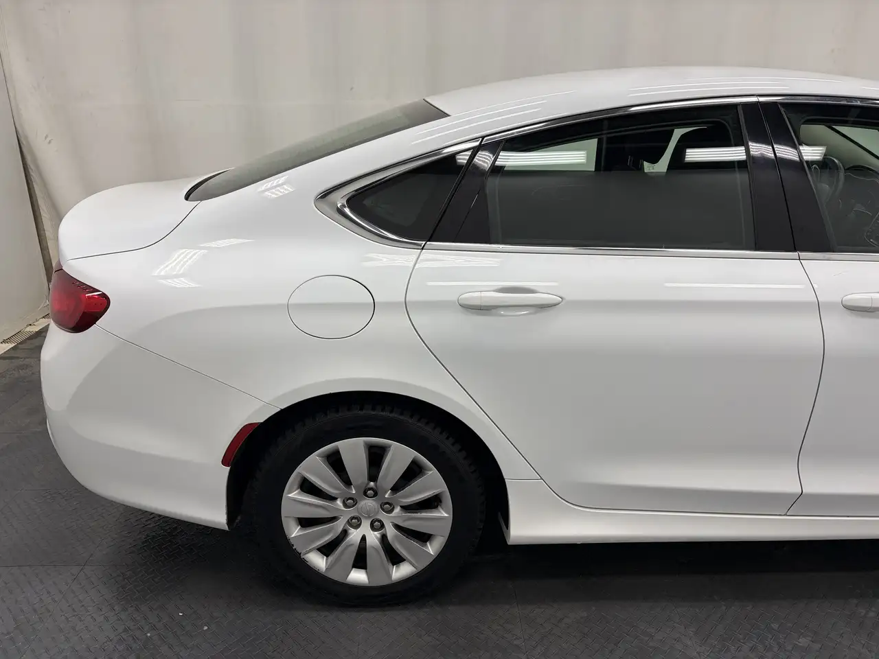 Chrysler 200 снимка Chrysler 200