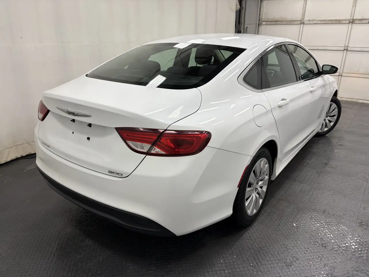Chrysler 200 снимка Chrysler 200