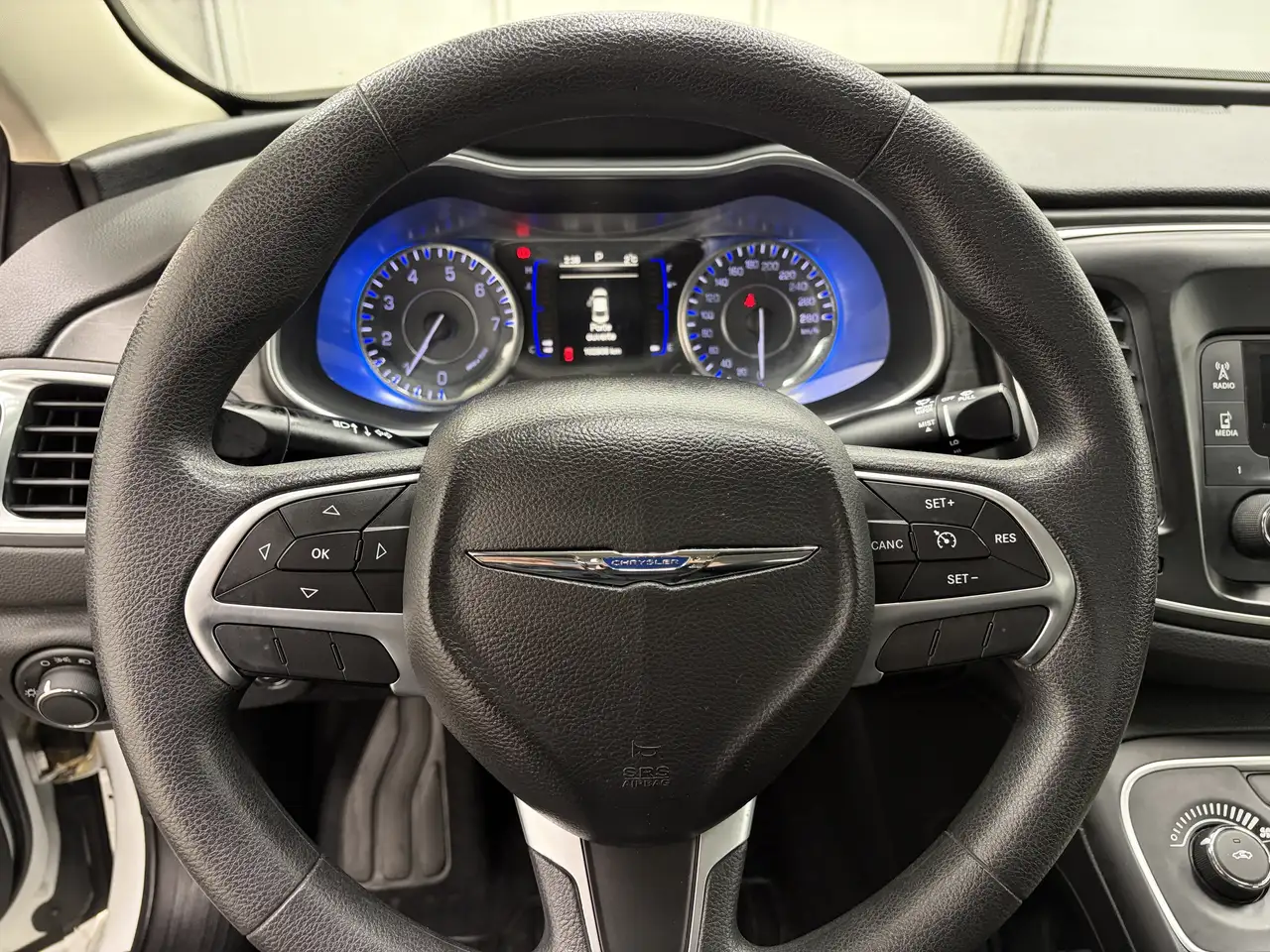 Chrysler 200 снимка Chrysler 200