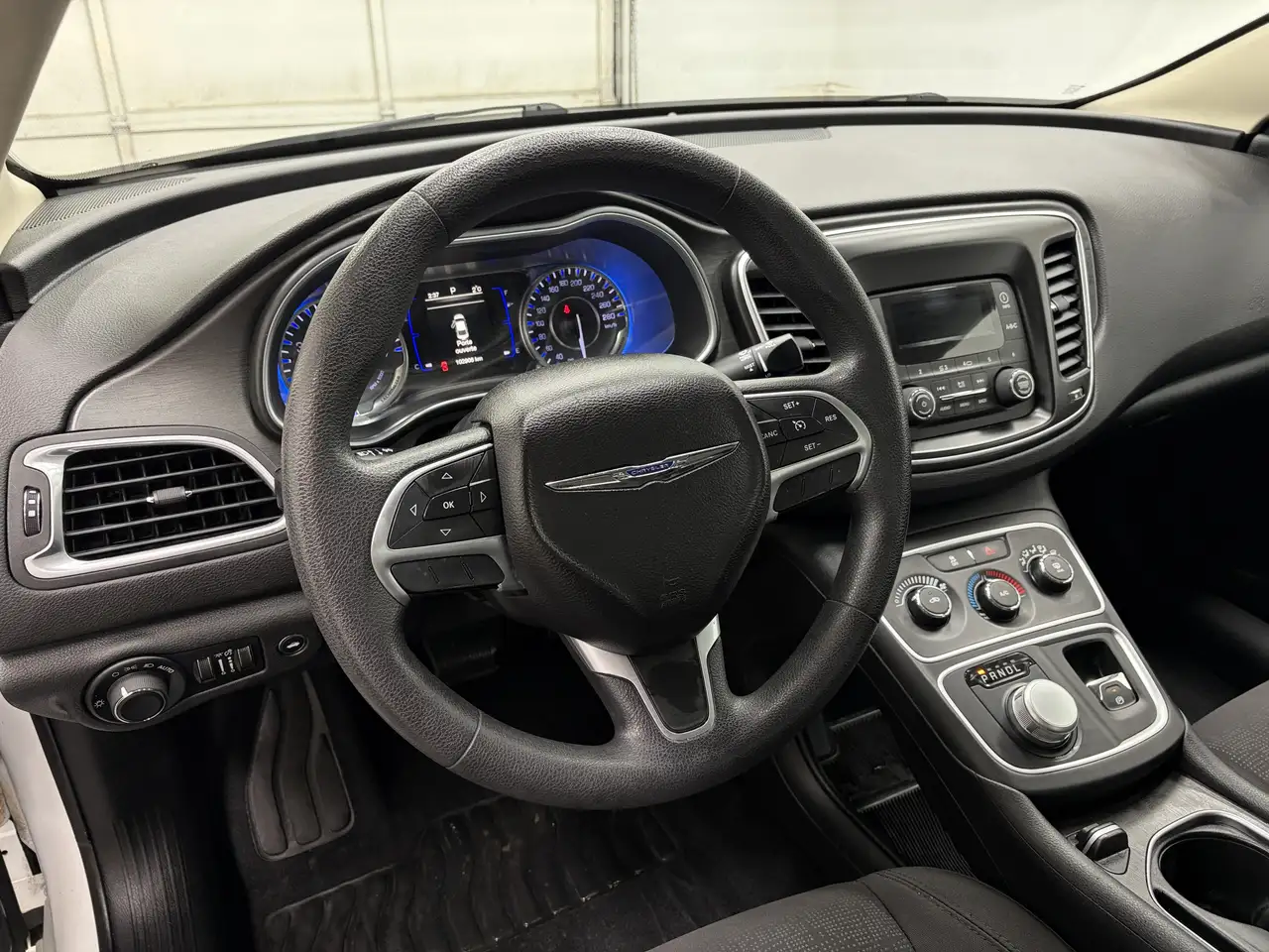 Chrysler 200 снимка Chrysler 200