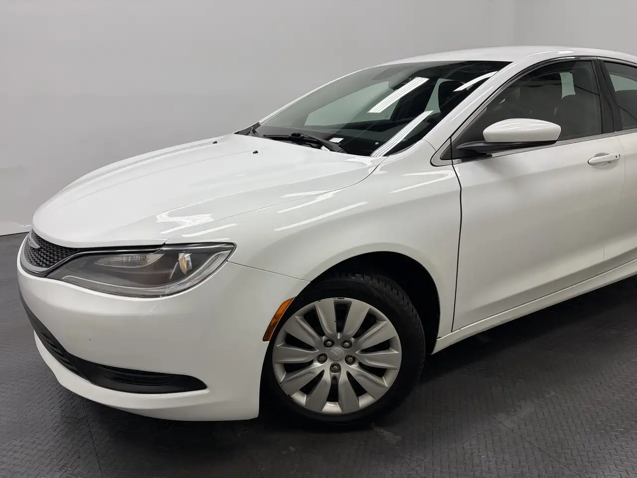 Chrysler 200 снимка Chrysler 200