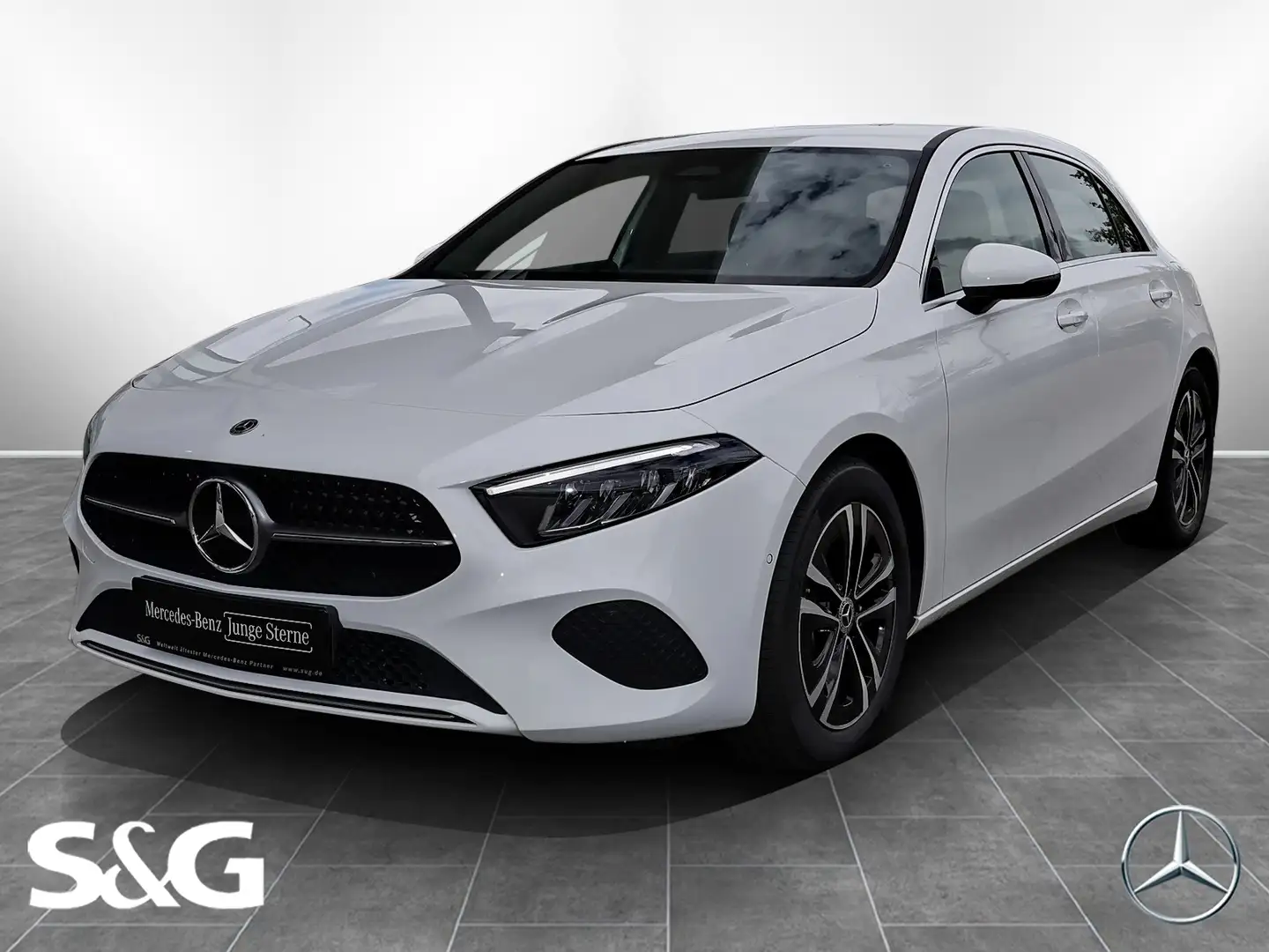 Mercedes-Benz A 180 CARPLAY+SPURHALTE+KAMERA+LED+MBUX+17" Wit - 1
