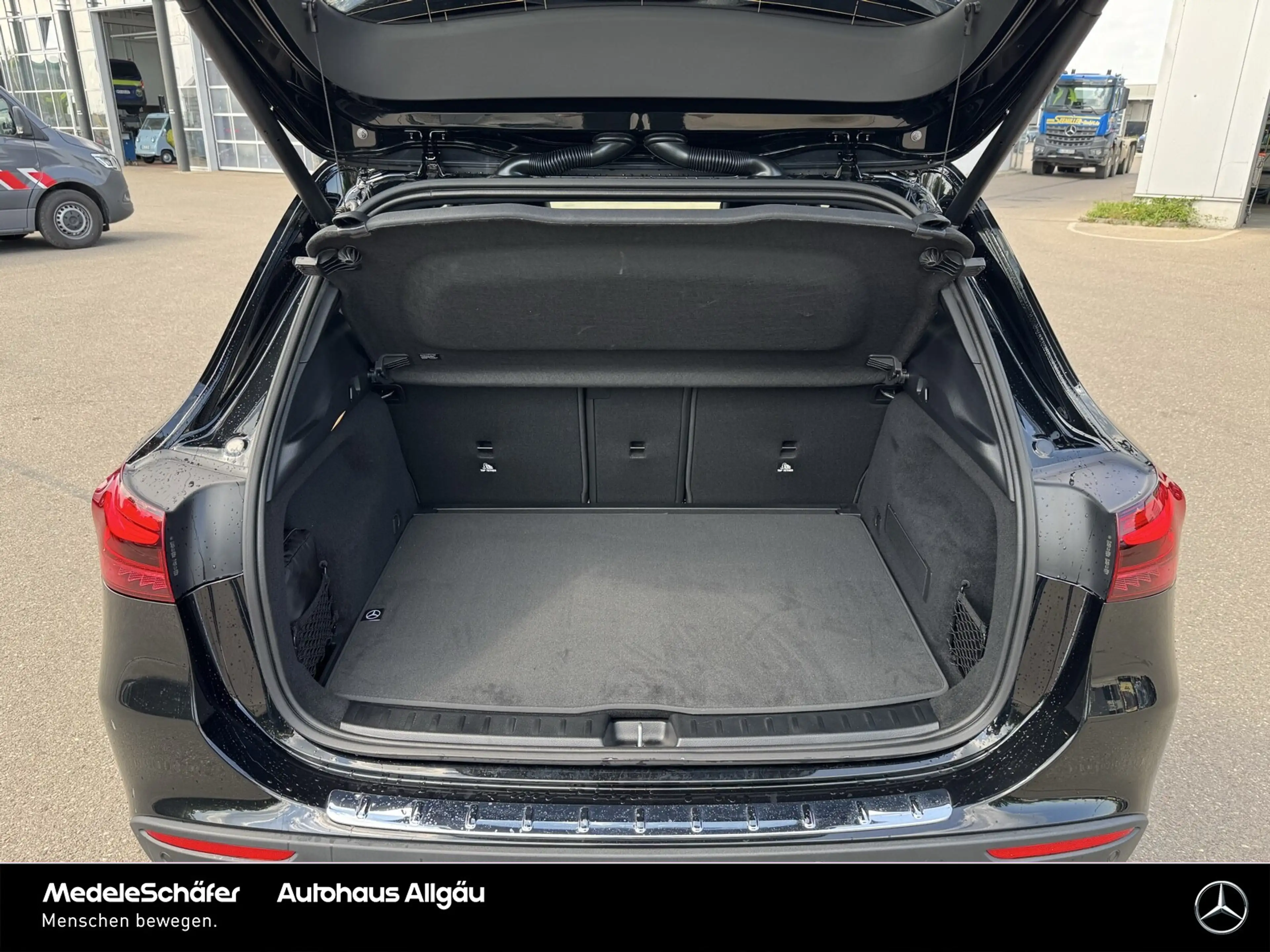 Mercedes-Benz GLA 180 GLA 180 d Progressive WD-Glas-dunkel Kamera LED — photo 11