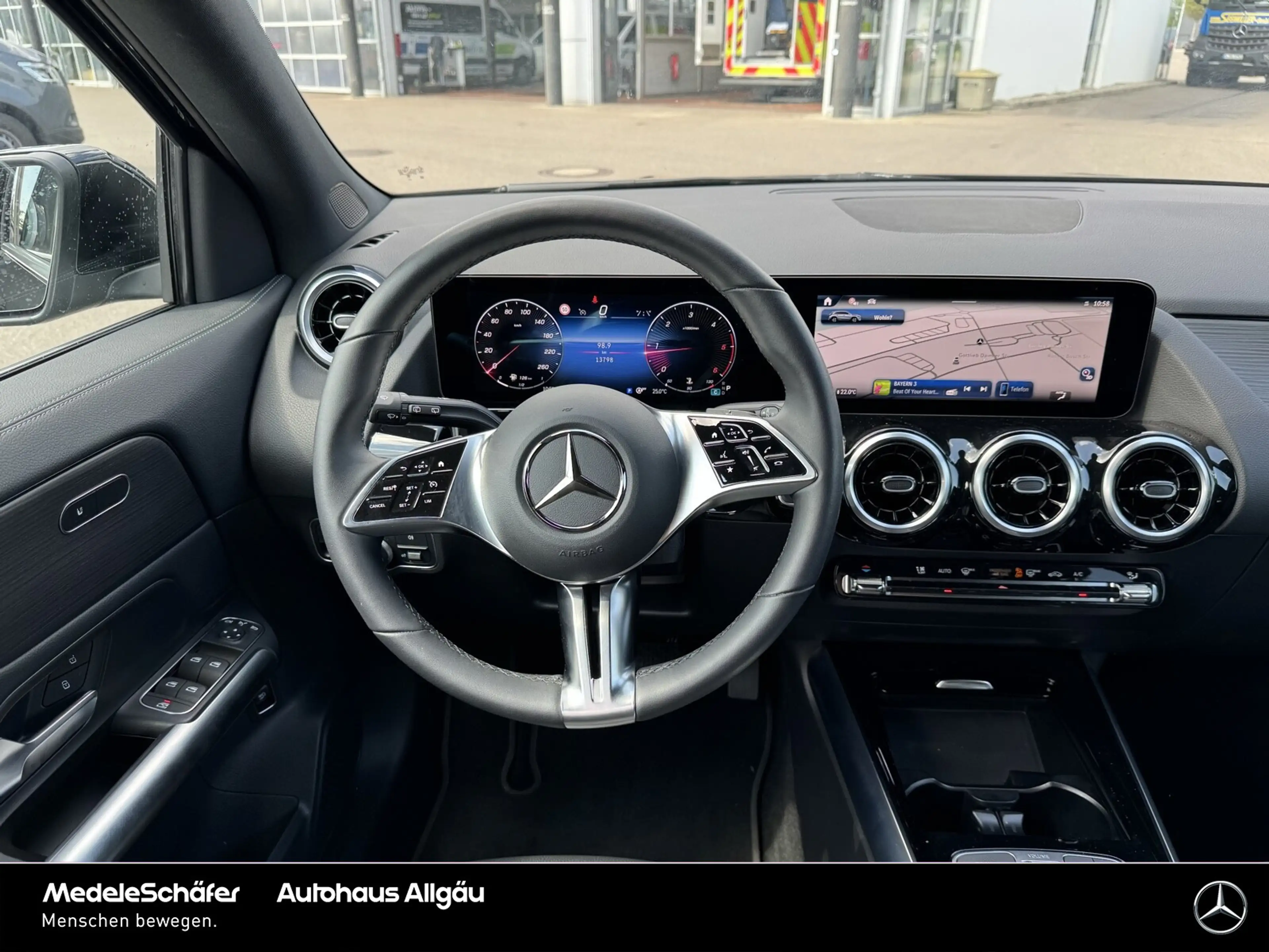 Mercedes-Benz GLA 180 GLA 180 d Progressive WD-Glas-dunkel Kamera LED — photo 9
