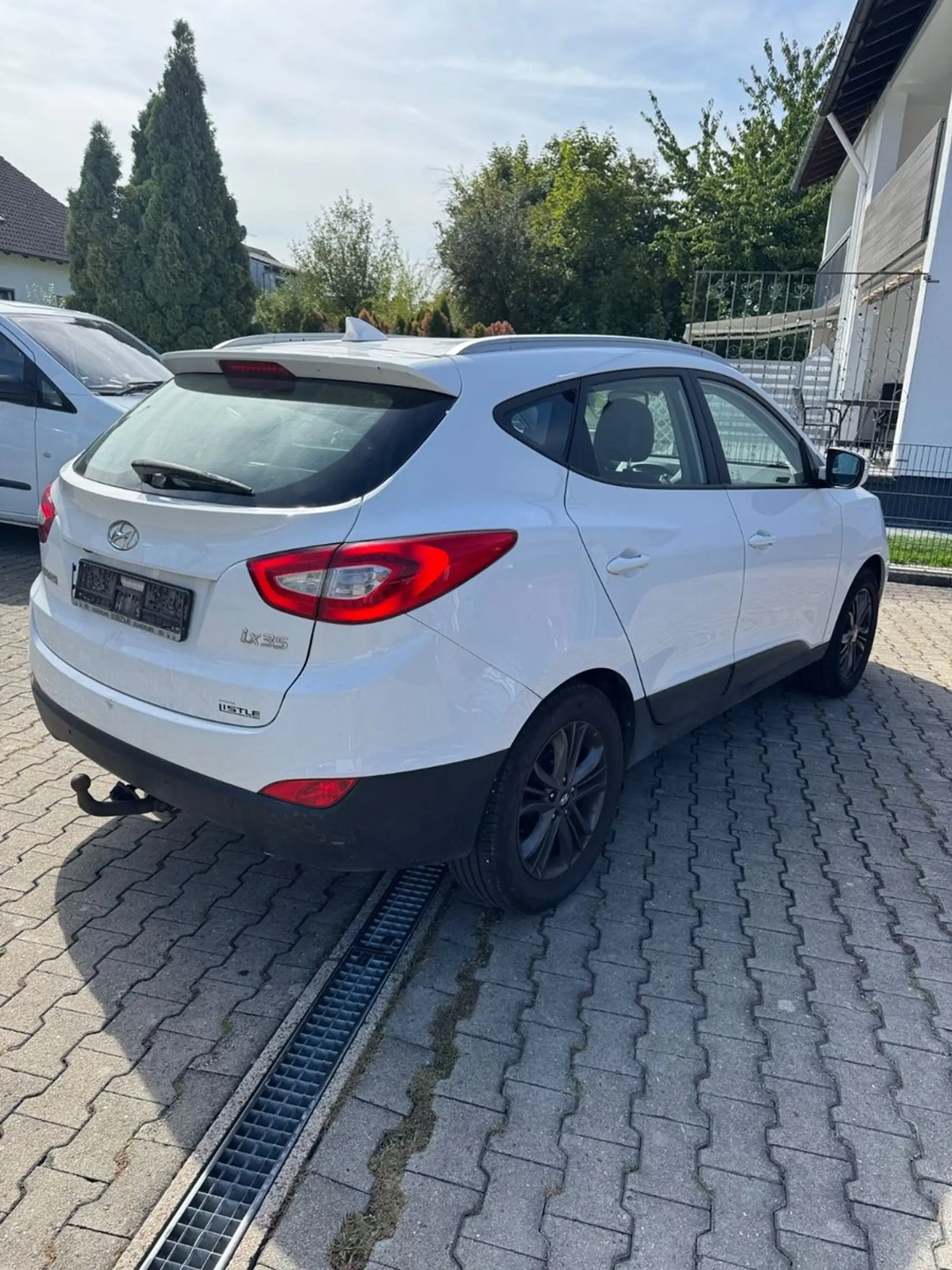 Hyundai iX35 Trend 2WD Navi,Cam,Ahk,Tempomat8xAlu — photo 3