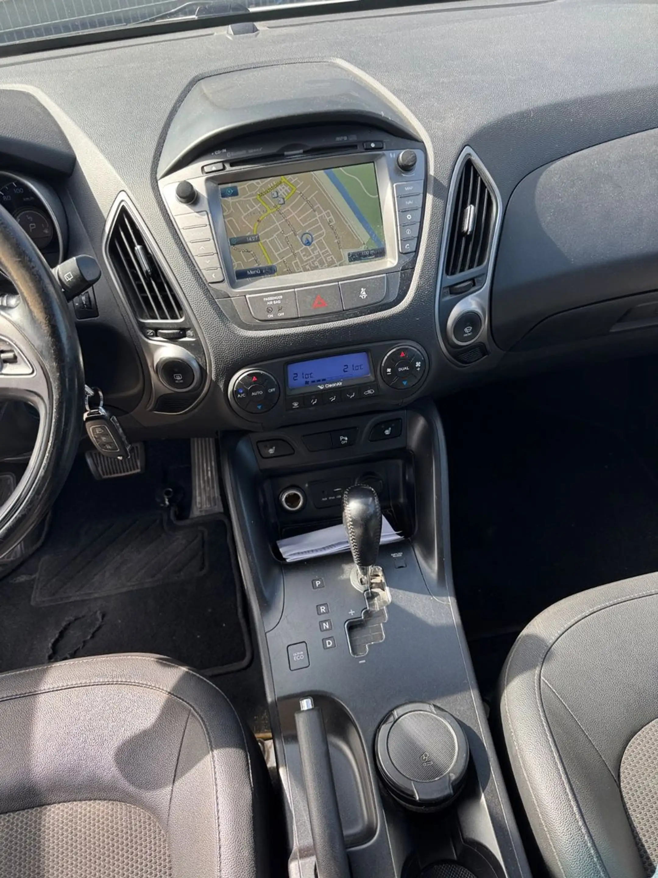Hyundai iX35 Trend 2WD Navi,Cam,Ahk,Tempomat8xAlu — photo 8