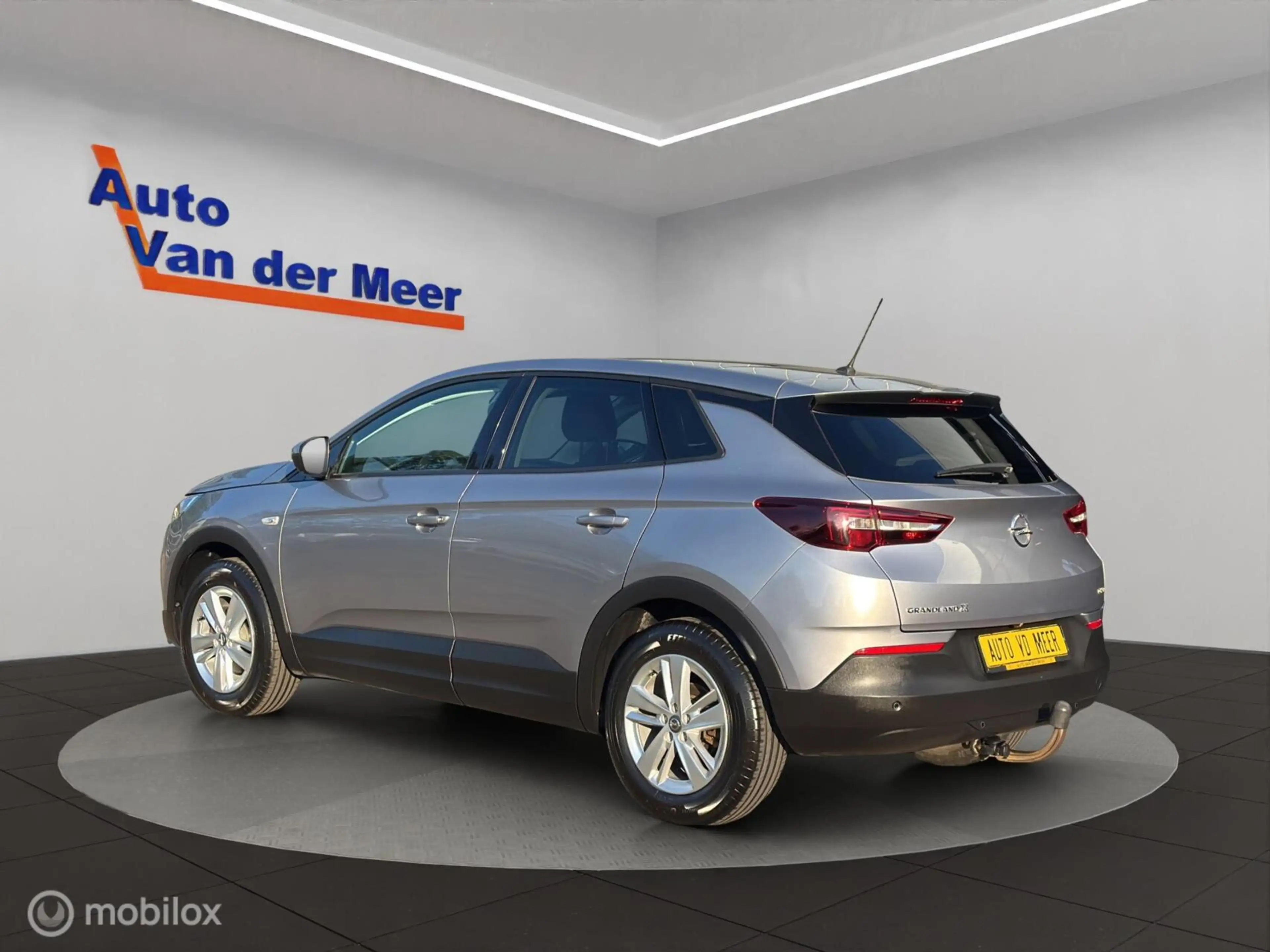 Opel Grandland X 1.2 Turbo Edition — photo 3