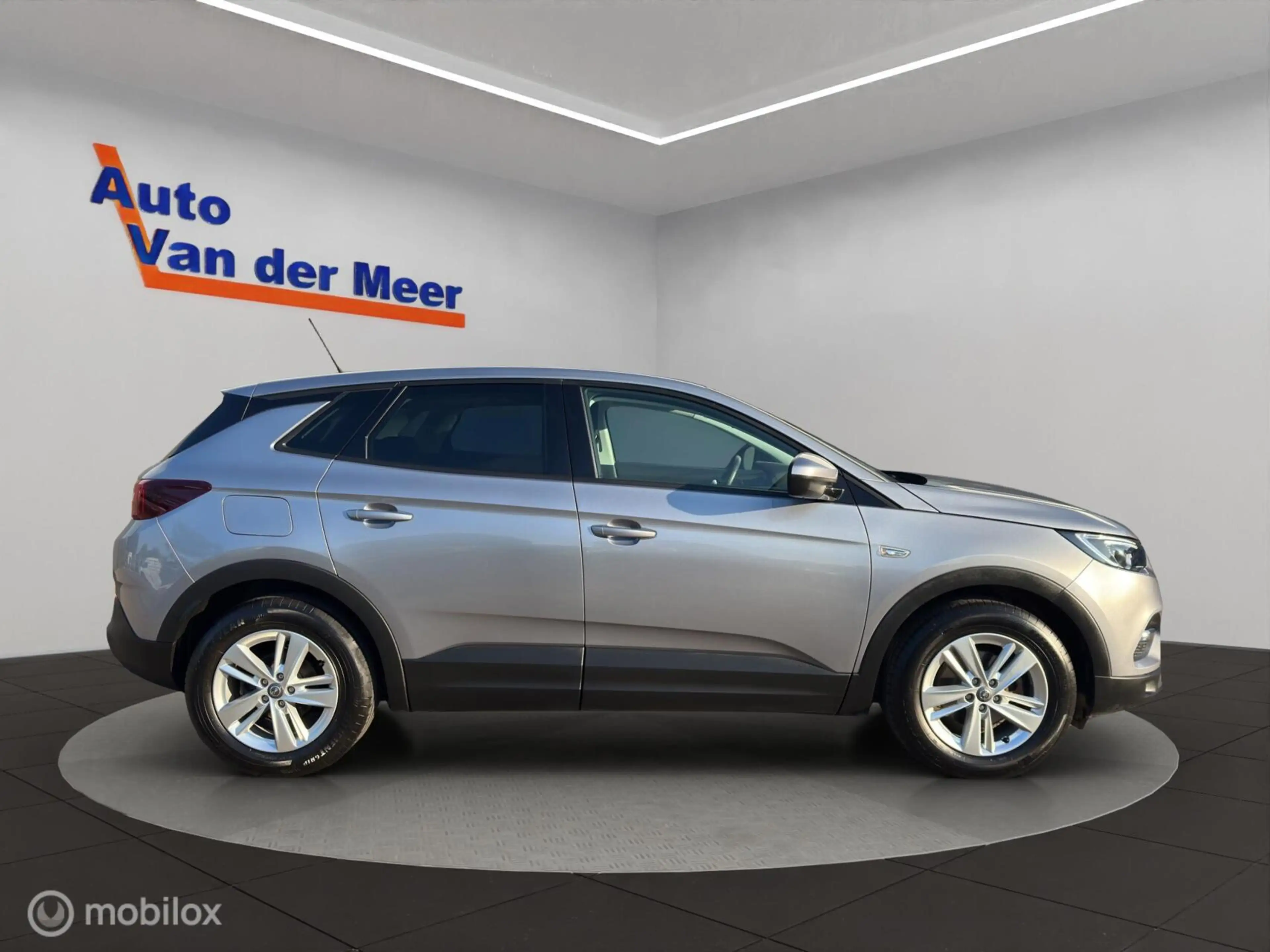 Opel Grandland X 1.2 Turbo Edition — photo 12