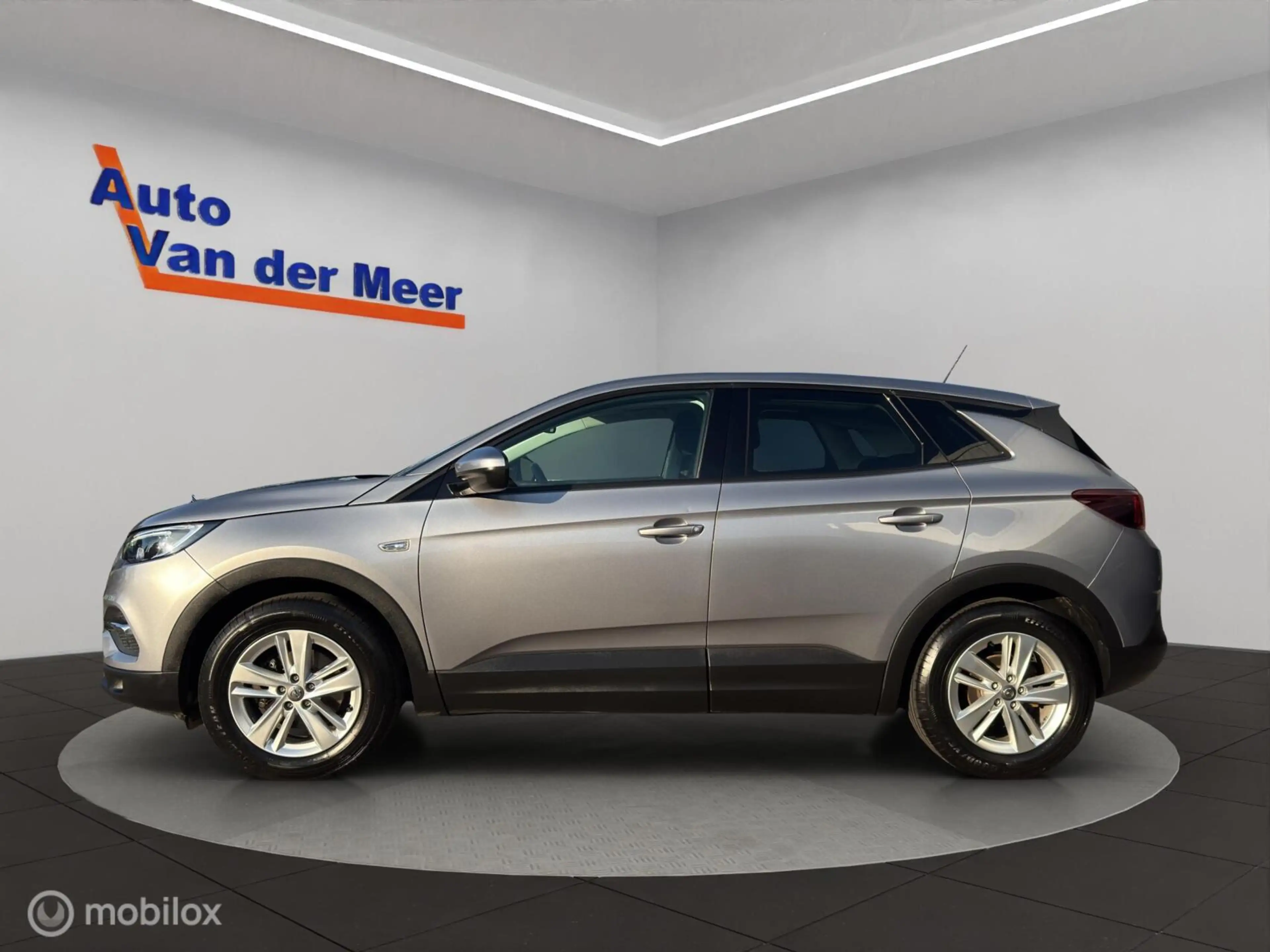 Opel Grandland X 1.2 Turbo Edition — photo 9