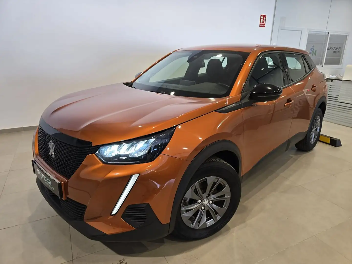 Peugeot 2008 1.5BlueHDi S&S Active Pack 110 Naranja - 2
