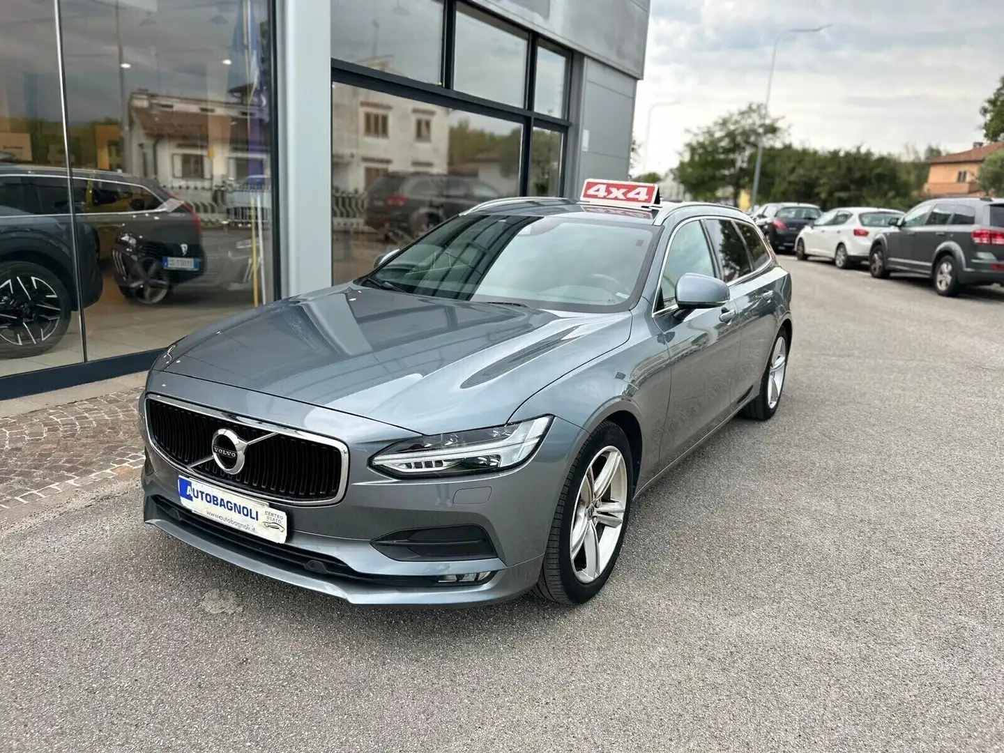 Volvo V90 MOMENTUM D4 AWD Geartronic BUSINESS Grigio - 1