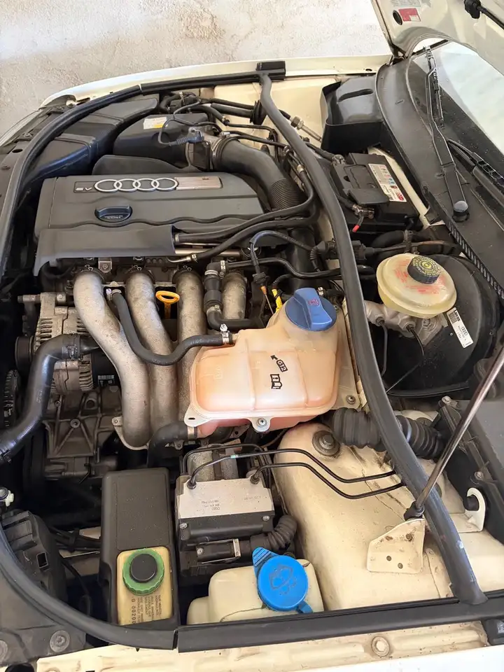 Audi A4 1.8, foto 9