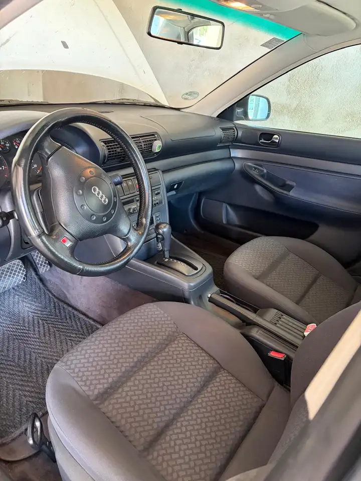 Audi A4 1.8, foto 8