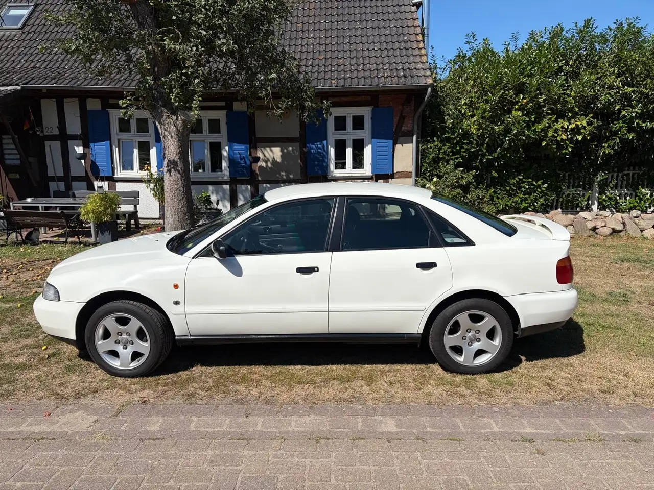 Audi A4 1.8, foto 1