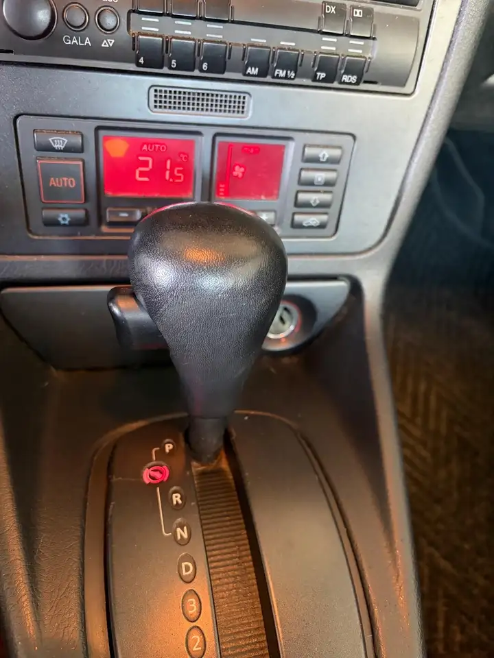 Audi A4 1.8, foto 12