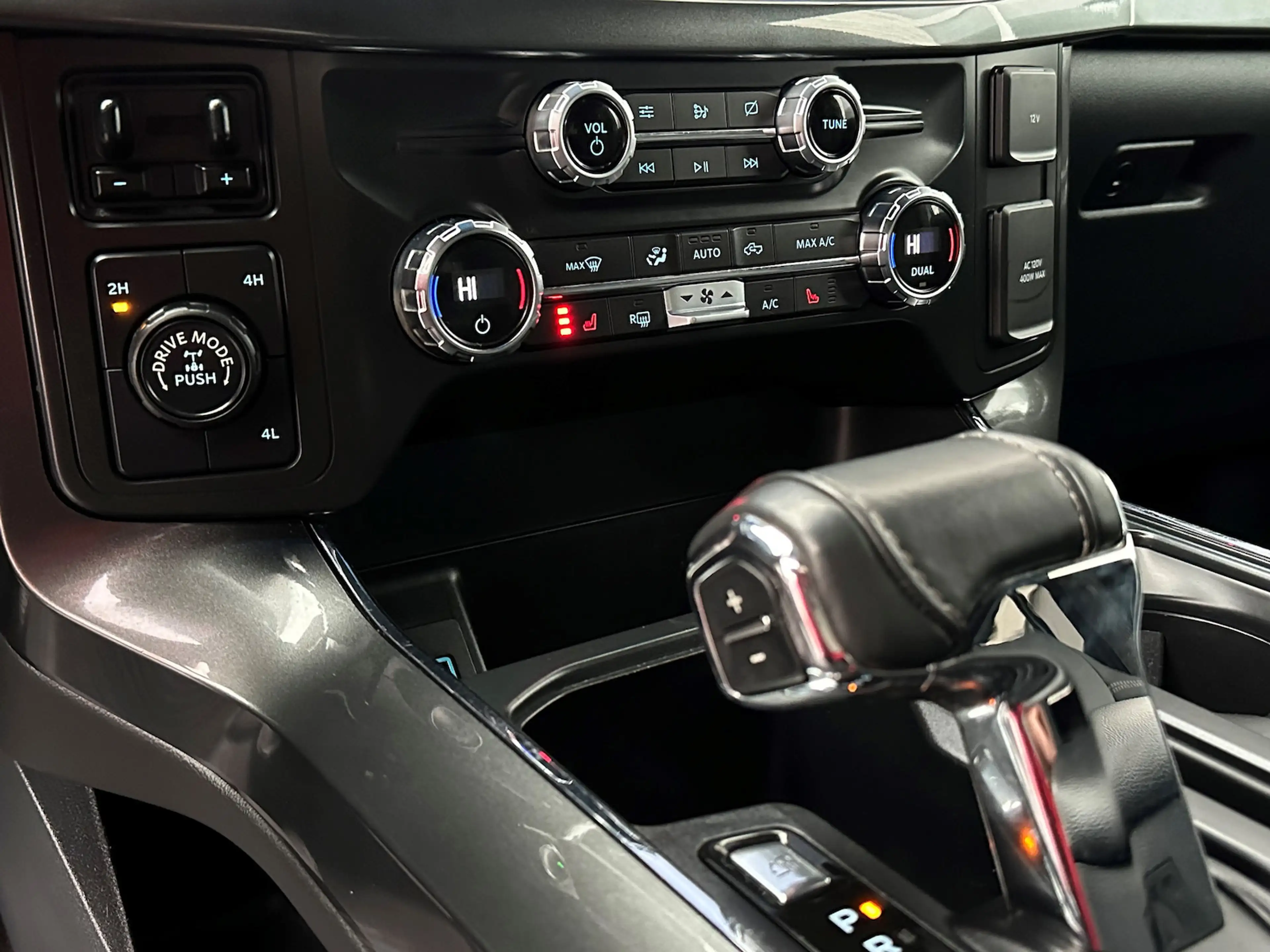 Ford F 150 XLT 5,0L V8 4x4 Raptor LED Leder PDC SH — photo 12
