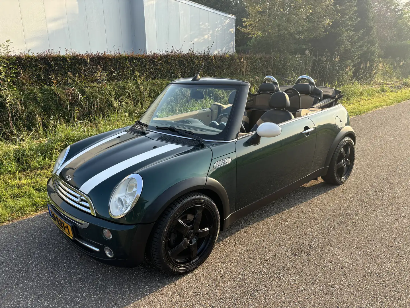MINI Cooper Cabrio Mini 1.6 / LEER / AIRCO / HARMAN KARDON / STOELVER Groen - 2