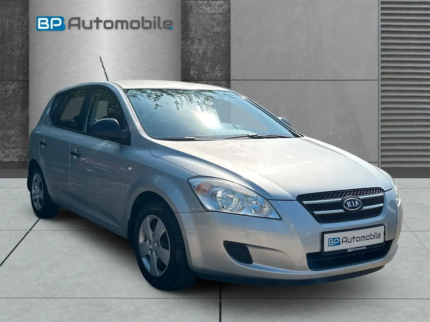 Kia Ceed / cee'd 1.4 Spirit Silber - 1