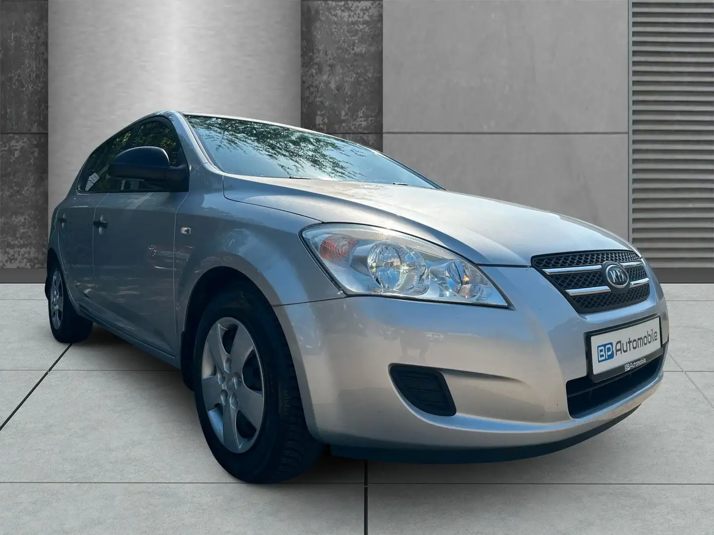 Kia Ceed / cee'd 1.4 Spirit Silber - 2