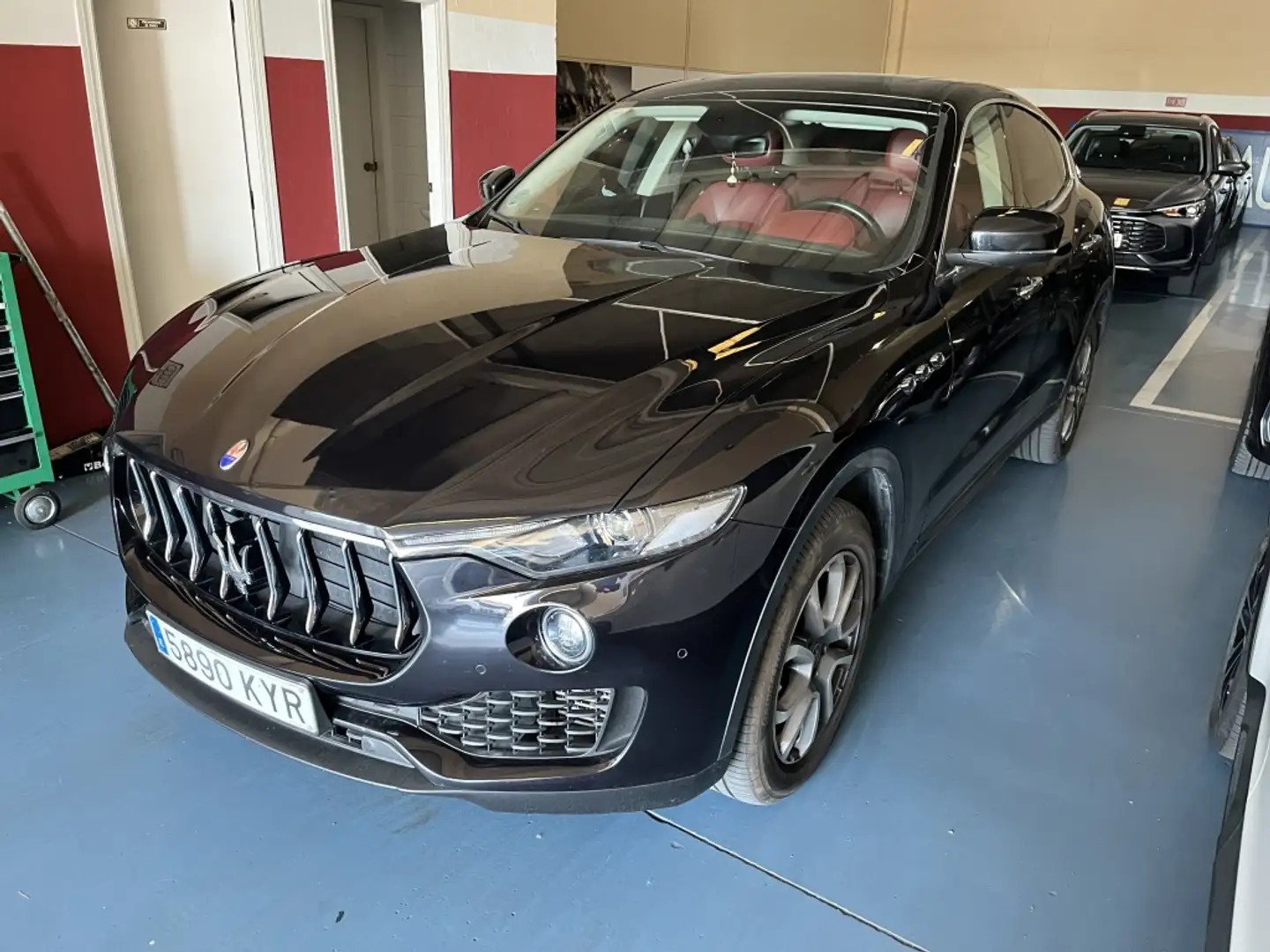 Maserati Levante 275 Diesel GranLusso Aut. Negro - 2