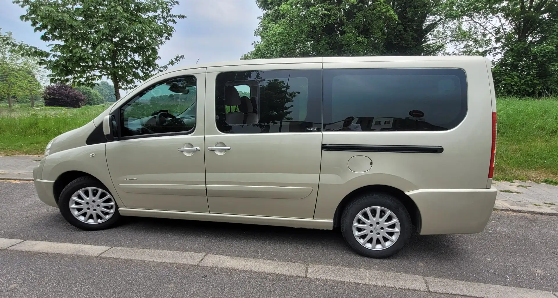 Citroen Jumpy Combi L2H1 2.0 HDi - 140 FAP 9pl Atlante - 2
