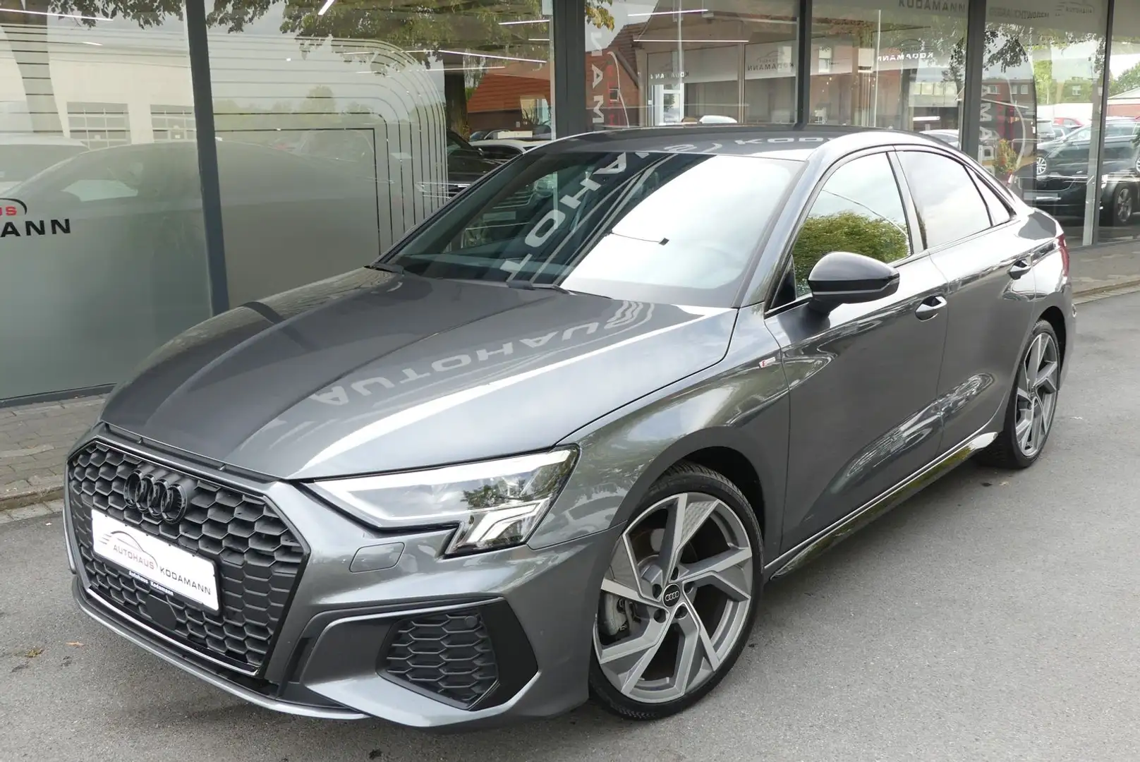 Audi A3 35 TFSI S-line*ACC*Kamera*Virtual*B&O*19" Grijs - 2