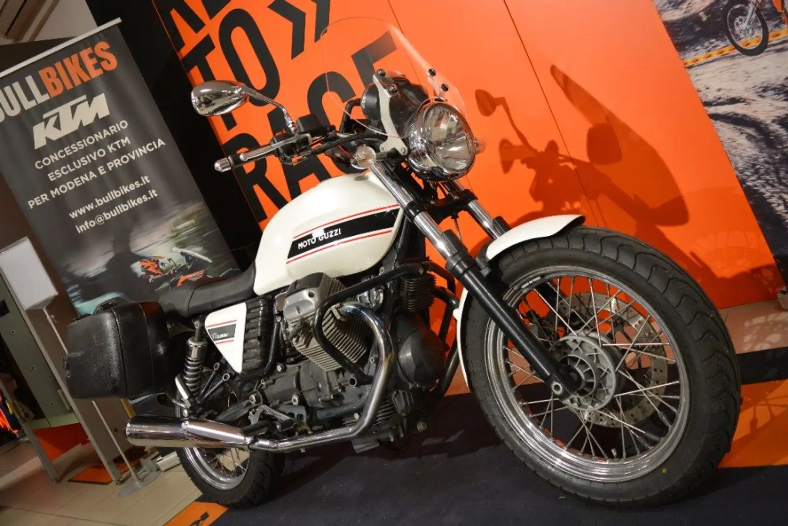 Moto Guzzi V7 CLASSIC Bianco - 2