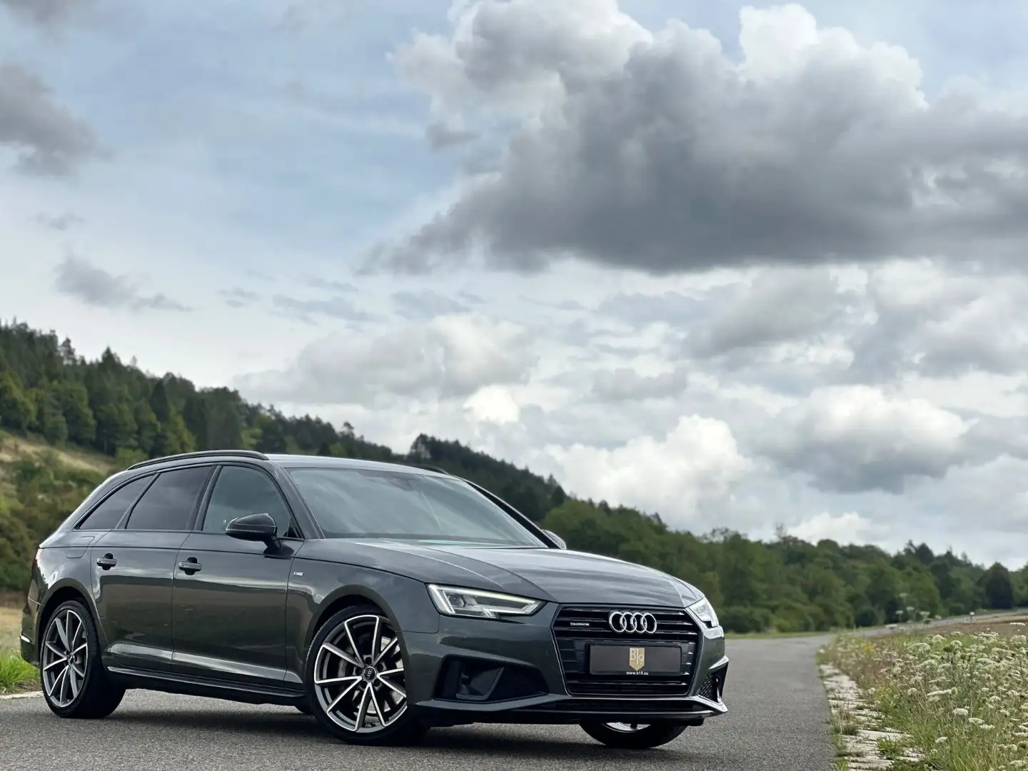 Audi A4 Avant 45 TDI QUATTRO/S-Line Sport/Black/AHK/ Grau - 1