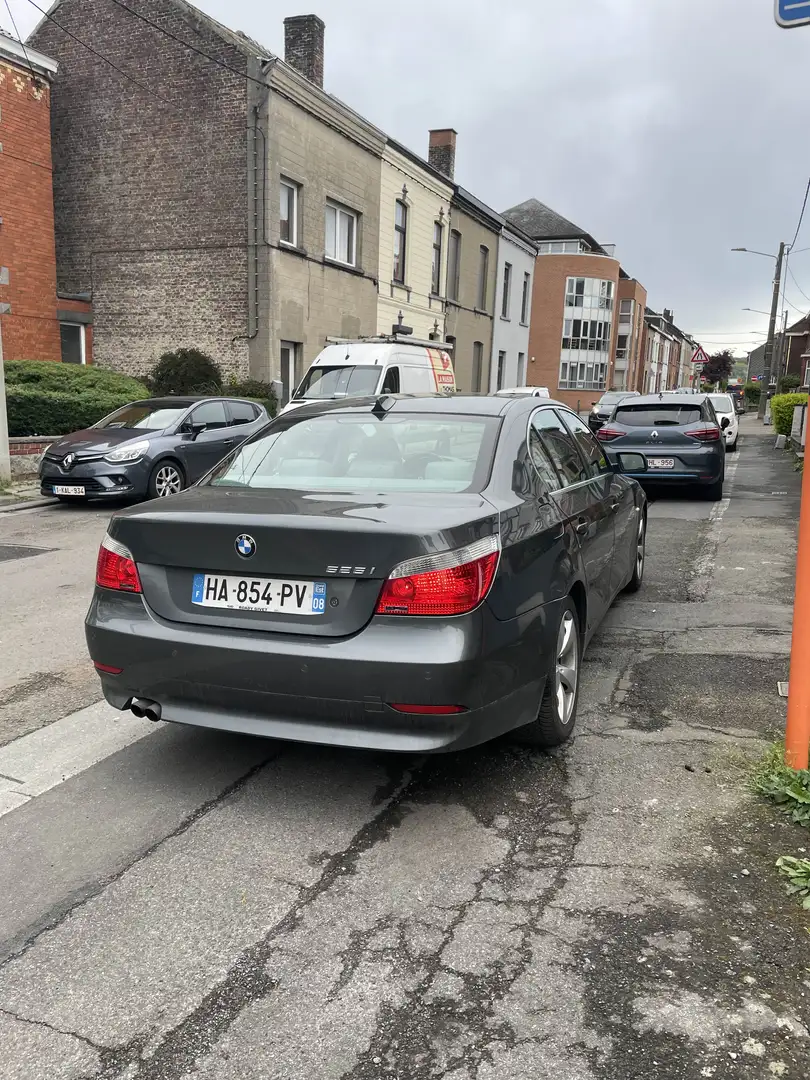 BMW 525 525i Pack Excellis Gris - 2