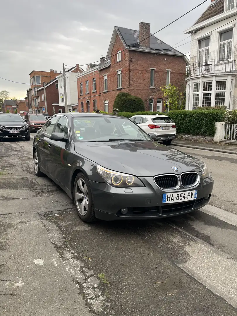 BMW 525 525i Pack Excellis Gris - 1