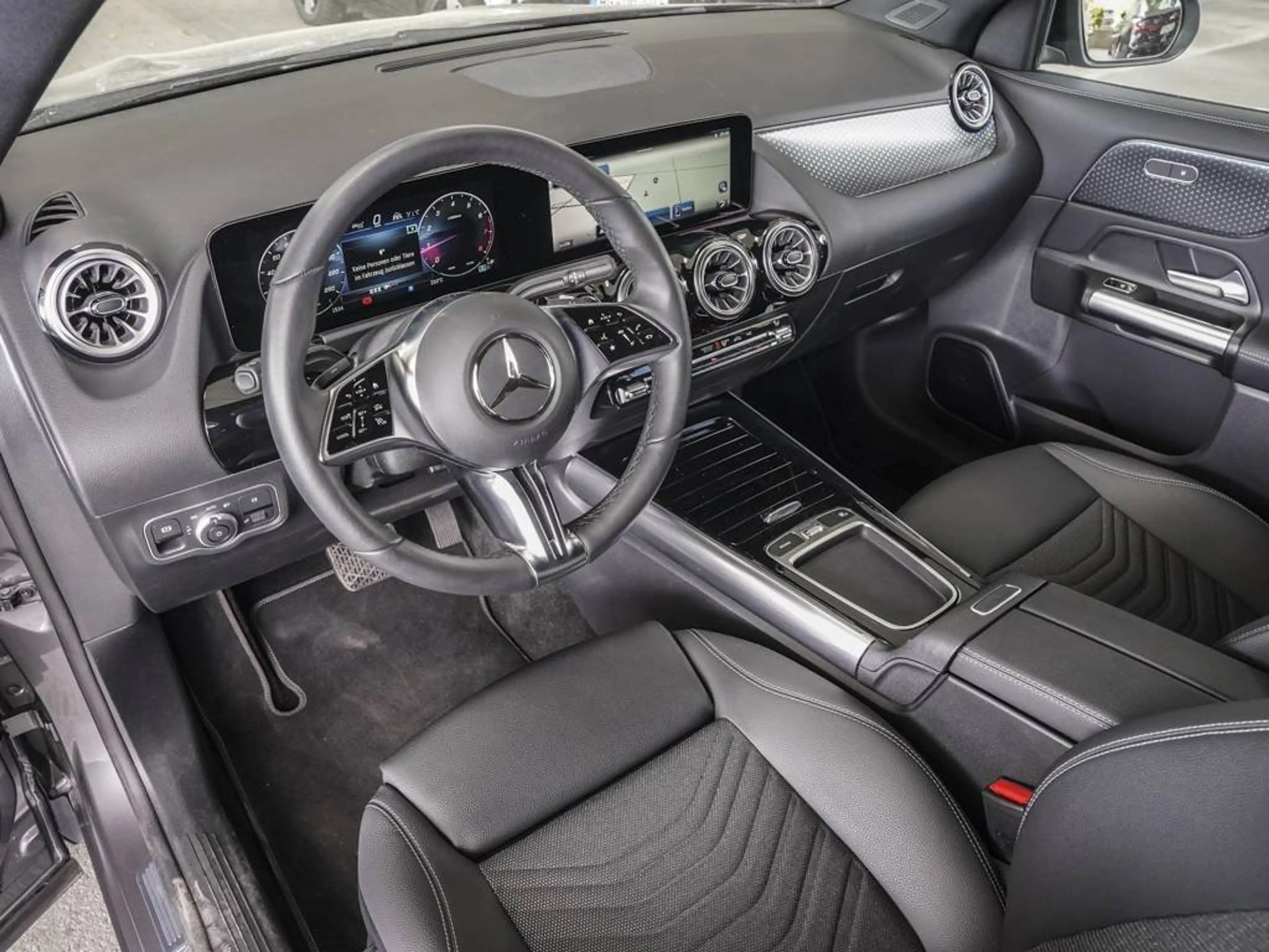 Mercedes-Benz GLA 200 Progressive Night 360°-Kamera MBUX AHK — photo 12