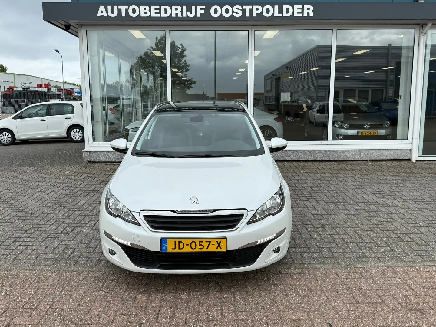 Peugeot 308 SW 1.2 PureTech Style Automaat Blanc - 2